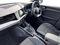 Begagnad Audi A1 Black Edition 150 HK (110 kW) 2023 Grå SUV