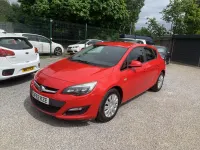 Second-hand Vauxhall Astra 2012 Roșu Hatchback