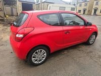 Used Hyundai i20 Classic 77 HP (56 kW) 2009 Red Hatchback