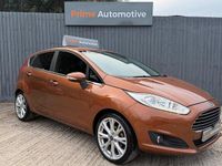 Usado Ford Fiesta Titanium 125 HP (91 kW) 2014 Amarelo Citadino