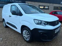 Begagnad Peugeot Partner 131 HK (96 kW) 2020 Vit Minibuss