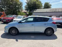 Used Toyota Auris 90 HP (66 kW) 2014 Blue Hatchback