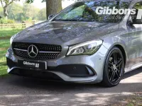 Usado Mercedes CLA200 AMG line 136 HP (100 kW) 2018 Cinzento Sedan