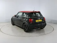 Usado Mini John Cooper Works Hatch 228 CV (167 kW) 2019 Negro Utilitario