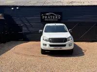 Used Isuzu Pick up 161 HP (118 kW) 2017 White Pickup