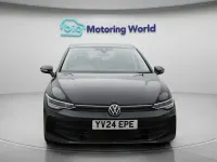 Usado VW Golf VIII Comfortline 150 CV (110 kW) 2024 Negro Utilitario