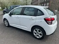Begagnad Citroën C3 PureTech 2016 Vit Halvkombi