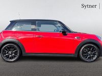 Usado Mini Cooper Hatch 134 CV (98 kW) 2018 Rojo Utilitario