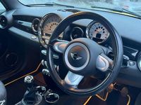 Używany Mini Cooper Cabriolet 122 KM (89 kW) 2010 Żółty Kabriolet