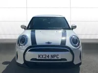 Begagnad Mini Cooper Classic 136 HK (100 kW) 2024 Vit Halvkombi