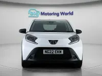 Used Toyota Aygo X PURE 72 HP (52 kW) 2022 White SUV