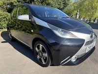 Usado Toyota Aygo X-clusiv 68 HP (50 kW) 2015 Preto Citadino