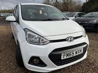 Usado Hyundai i10 SE 66 HP (48 kW) 2016 Branco Citadino