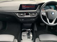 Used BMW 118 Sport Line 136 HP (100 kW) 2021 White Hatchback