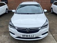 Begagnad Vauxhall Astra 2018 Vit Kombi