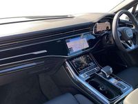 Używany Audi SQ7 Comfort 507 KM (372 kW) 2025 Srebrny SUV