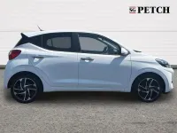 Used Hyundai i10 Premium 62 HP (45 kW) 2024 White Hatchback