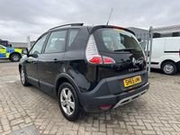 Begagnad Renault Scénic III Dynamique 110 HK (80 kW) 2015 Svart Minibuss