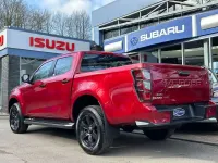 Used Isuzu D-Max 165 HP (121 kW) 2024 Red Pickup
