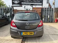 Usado Vauxhall Corsa 100 HP (73 kW) 2012 Cinzento Citadino