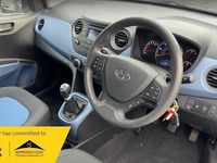 Used Hyundai i10 SE 2016 White Hatchback