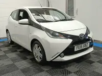 Used Toyota Aygo x-press 2015 White Hatchback