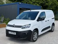 Usado Citroën Berlingo 100 HP (73 kW) 2022 Branco Monovolume