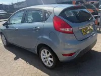 Second-hand Ford Fiesta Zetec 82 CP (60 kW) 2009 Albastru Hatchback