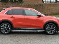 Usado Fiat 600 La Prima 134 HP (98 kW) 2025 Laranja Citadino