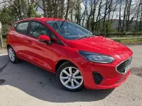 Usado Ford Fiesta Trend 2022 Rojo Utilitario