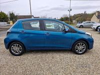 Used Toyota Yaris 99 HP (72 kW) 2014 Turquoise Hatchback