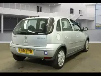 Używany Vauxhall Corsa Design Edition 2004 Srebrny Hatchback