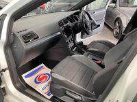 Used VW Golf VII R-line 150 HP (110 kW) 2019 White Hatchback