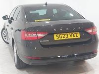 Usado Skoda Superb SE Technology 150 CV (110 kW) 2023 Negro Utilitario