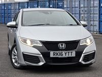 Begagnad Honda Civic S 120 HK (88 kW) 2016 Silver Halvkombi