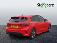 Używany Ford Focus ST-Line 123 KM (90 kW) 2024 Czerwony Hatchback