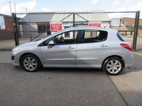 Używany Peugeot 308 Active 92 KM (67 kW) 2012 Srebrny Hatchback