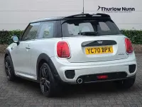 Usado Mini Cooper Hatch 136 CV (100 kW) 2020 Plateado Utilitario