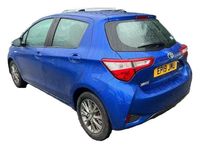 Used Toyota Yaris Hybrid 100 HP (73 kW) 2019 Blue Hatchback