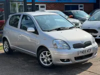 Used Toyota Yaris 85 HP (62 kW) 2005 Silver Hatchback