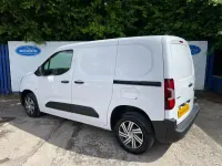 Used Vauxhall Combo Edition 100 HP (73 kW) 2019 White MPV