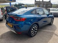Begagnad Renault Arkana Evolution 2023 Blå SUV