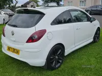 Used Vauxhall Corsa Edition 84 HP (61 kW) 2011 White Hatchback