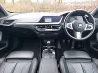 Usado BMW 118 M Sport 140 HP (102 kW) 2021 Branco Citadino