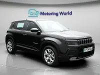 Begagnad Jeep Avenger Altitude 114 kW (156 HK) 2024 Svart SUV