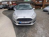Used Ford Fiesta Titanium 125 HP (91 kW) 2015 Silver Hatchback