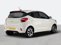 Used Hyundai i10 Advanced 67 HP (49 kW) 2024 White Hatchback