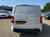 Used Vauxhall Vivaro S 100 HP (73 kW) 2023 White MPV