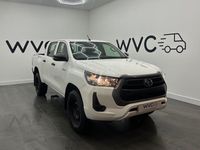 Used Toyota HiLux Active 150 HP (110 kW) 2021 White Pickup