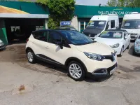 Used Renault Captur Dynamique 90 HP (66 kW) 2016 Cream SUV